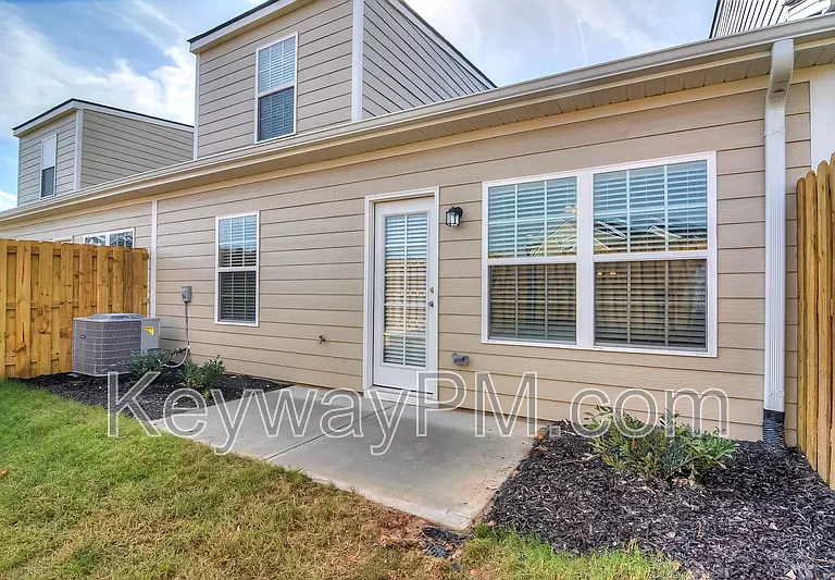 1011 Coveside Trl — Photo 20