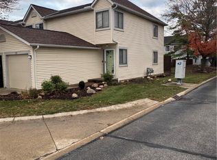 5553 Sunset Ln #A15-F, Parma, OH 44134