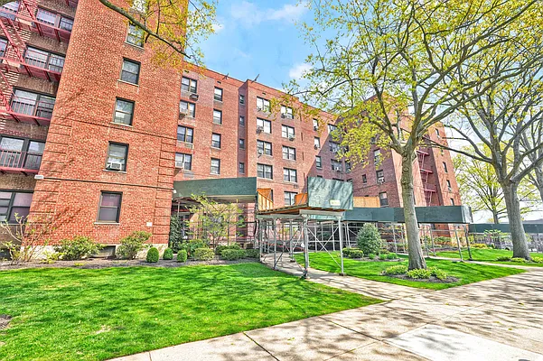 Sold by Chous Realty Group Inc | media 14