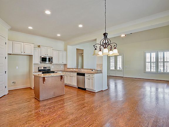 2nd image of 700 Preserve Way