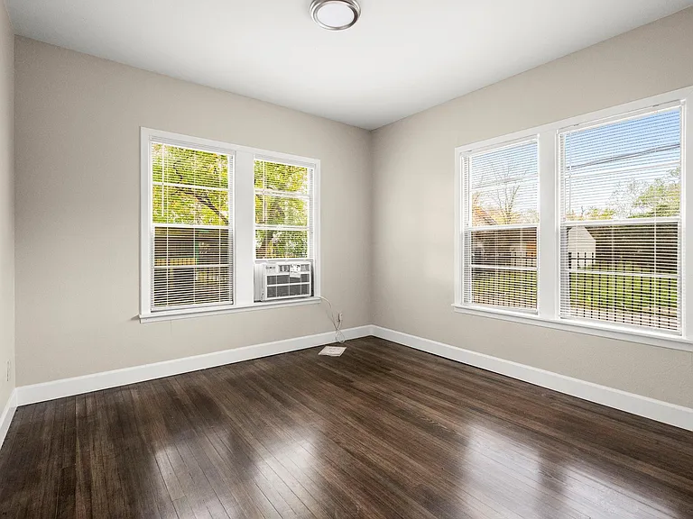 5001 McKinney St — Photo 15