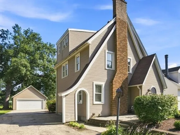 321 Woodward Ave, Geneva, IL 60134