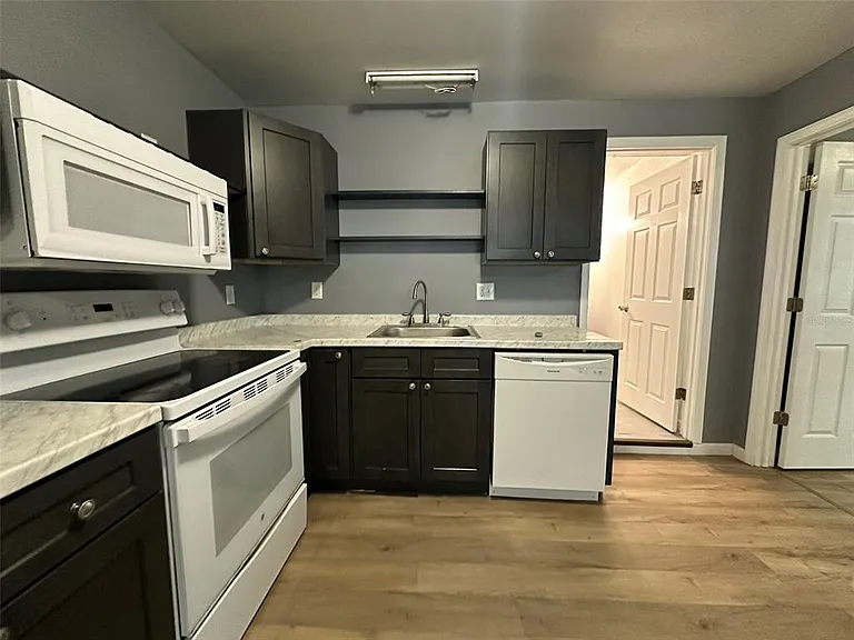 655 NE Waldo Rd — Photo 11