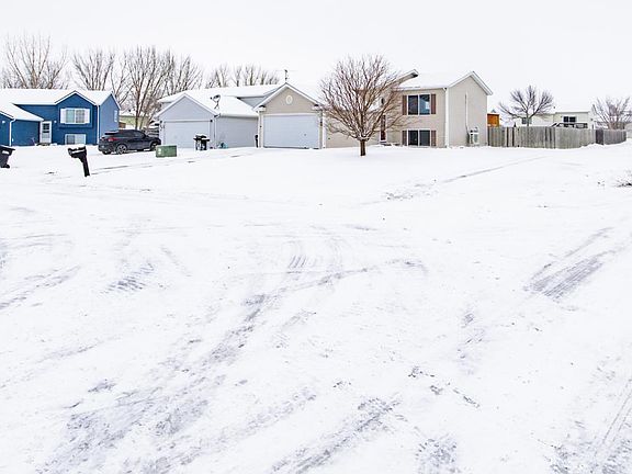 5th image of 105 Evergreen Cir