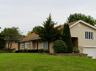 1901 Pine St, Peru, IL 61354