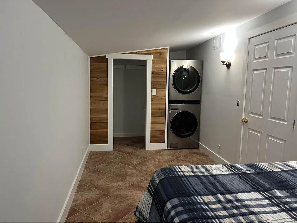 2 bed, 984 sqft, $2,200 — Photo 4