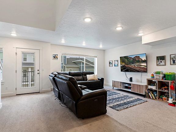 5th image of 1112 N 1880 W