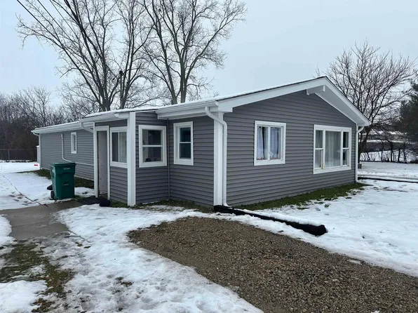 2037 Kilbourn Ave, Owosso, MI 48867