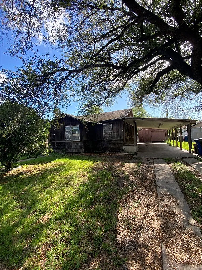 2 bed, 1.0 bath, 1038 sqft, $1,000 — Photo 1