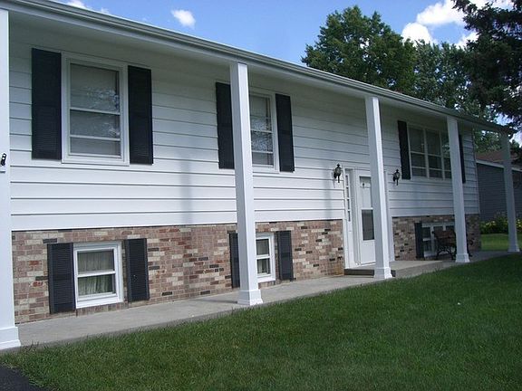 2nd image of 1N285 Woods Ave