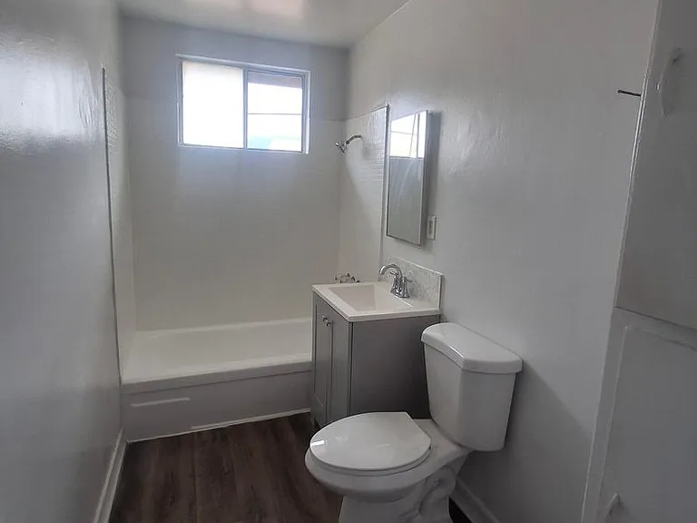 3933-3943 La Rica Avenue — Photo 34