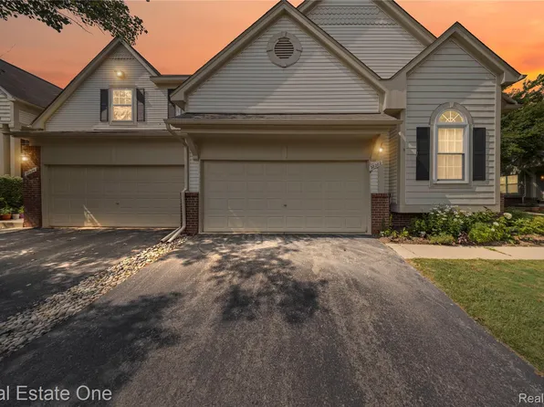 38282 Saratoga Cir, Farmington, MI 48331