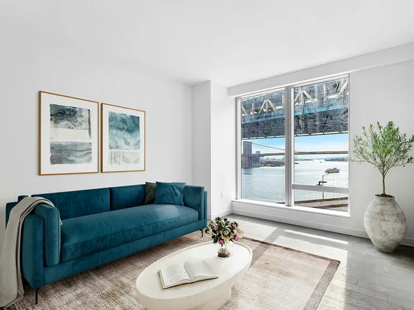 252 South St, New York, NY