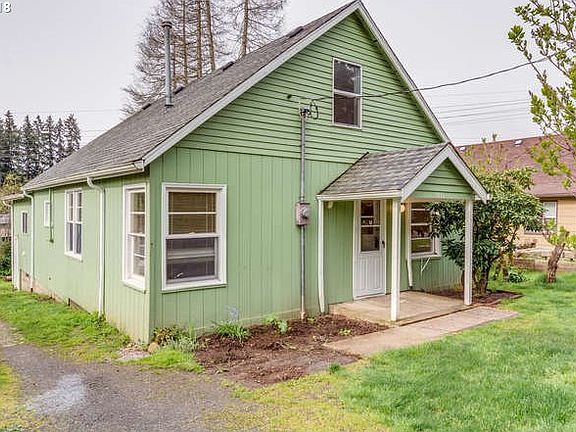 3rd image of 3111 NE Petticoat Ln