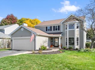 926 E Stone Creek Cir, Crystal Lake, IL 60014