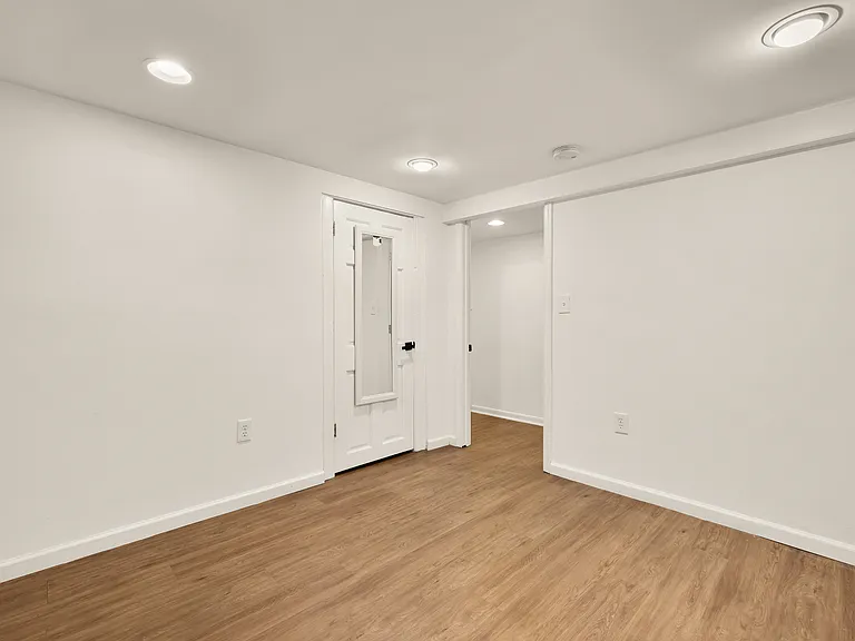 2408 37th St NW — Photo 32