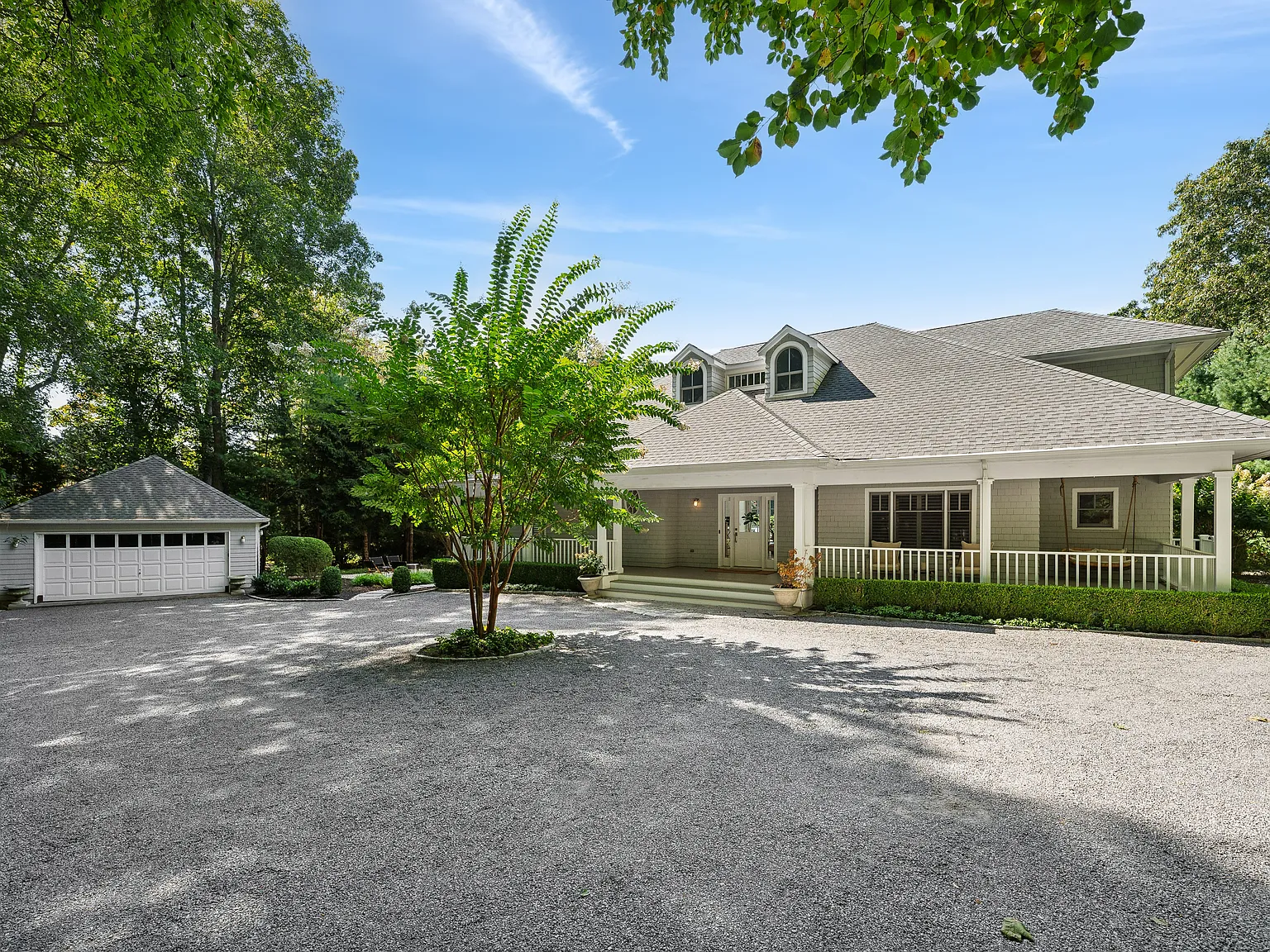 Immaculate Sag Harbor Retreat — Photo 3