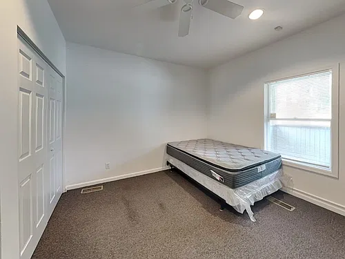 Floor plan 913 S Locust St - Lease Now for Fall 2027