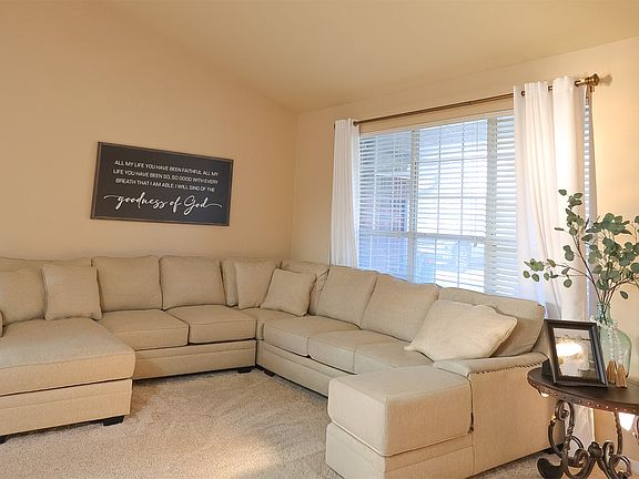 5th image of 563 Abshire Cir