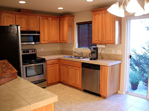 4th image of 4000 NE 109th Ave Unit 103