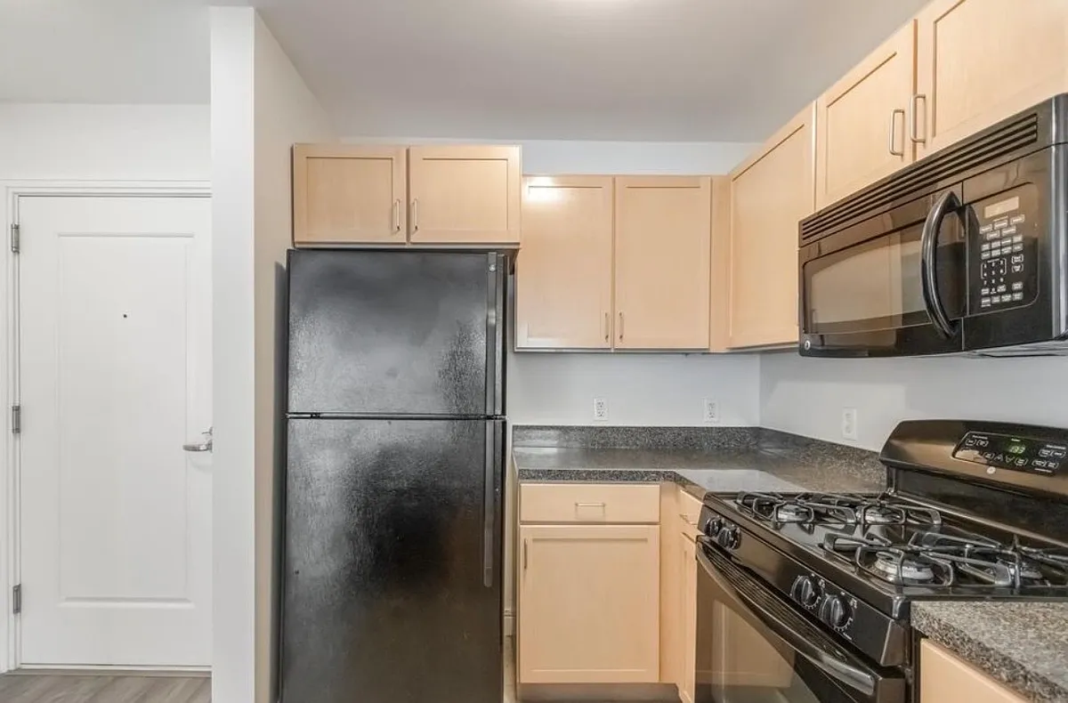 Building Photo - 800 4th St SW #S207