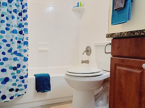 3rd image of 301 N Trask St #1