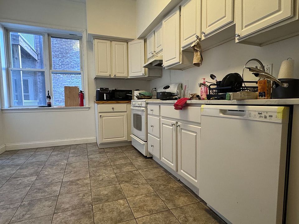 1st image of 49 Saint Marys St #1
