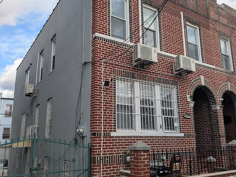 Bay Ridge Ave — Photo 1