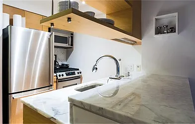 Rented by R New York