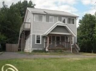 5206 Elizabeth Lake Rd, Waterford, MI 48327