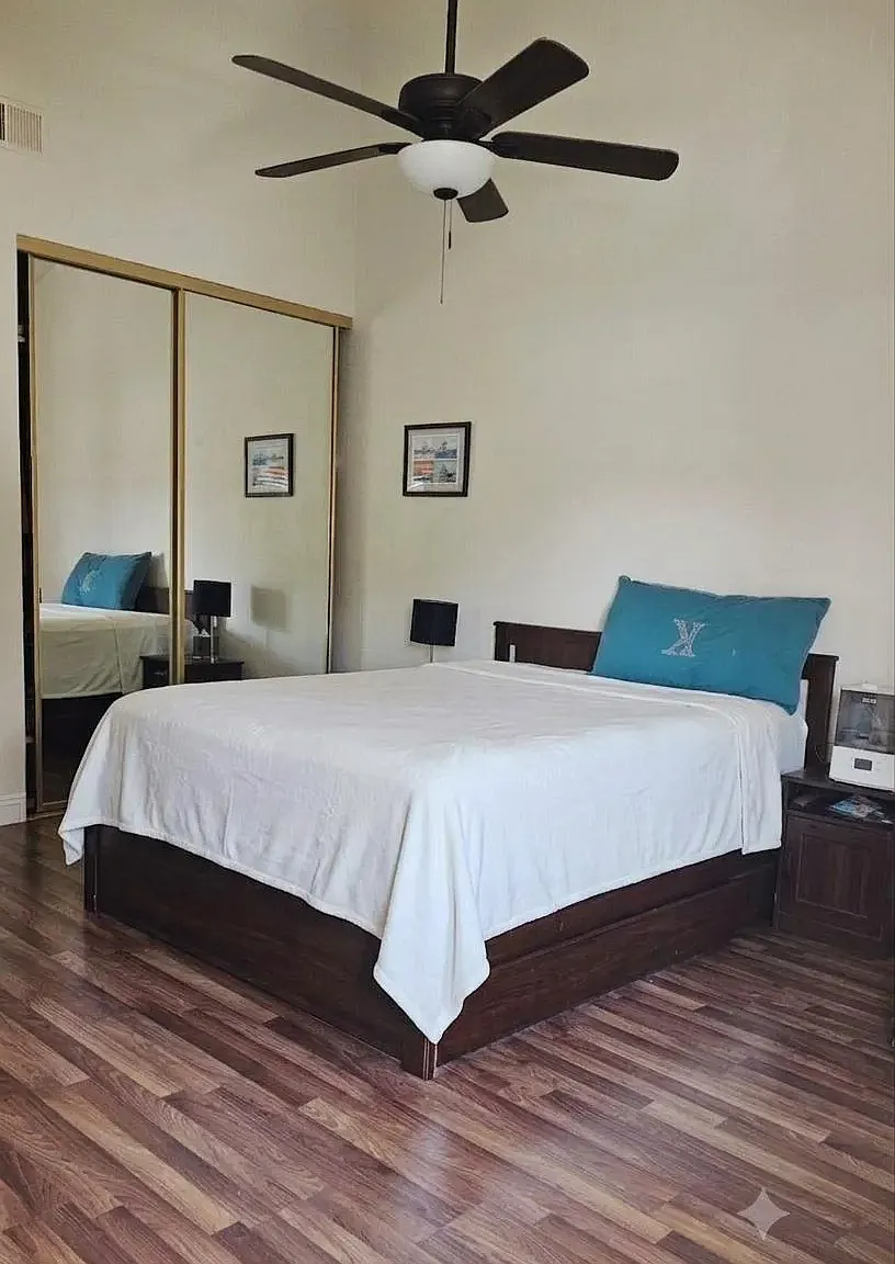 4 bed, 2.0 bath, 1429 sqft, $3,990 — Photo 4