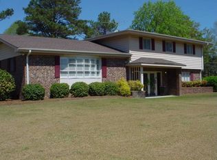 423 E Westbrook St, Wallace, NC 28466