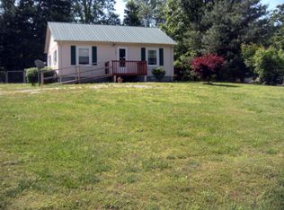 181 Ray Ln, Gainesboro, TN 38562