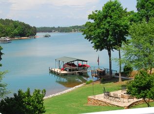 209 Fairview Cove Rd, Seneca, SC 29672