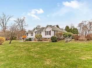 19 Lake Shore Dr S, Mahopac, NY 10541