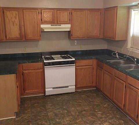 3rd image of 206 Piermont Pl