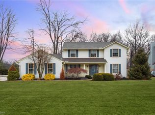 32388 Stoney Brook Dr, Avon Lake, OH