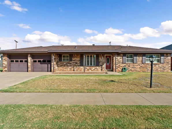 905 W 6th St, Idalou, TX 79329