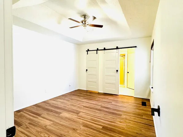 1704 Saint Christopher Dr, Edmond, OK 73003