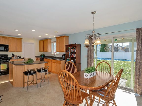 5th image of 640 Kathy Dr