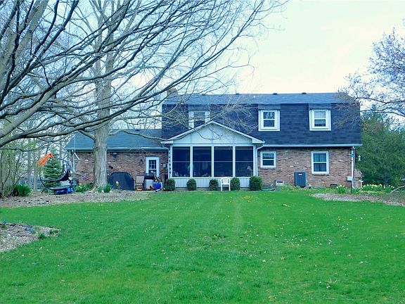2nd image of 334 Woodland West Dr