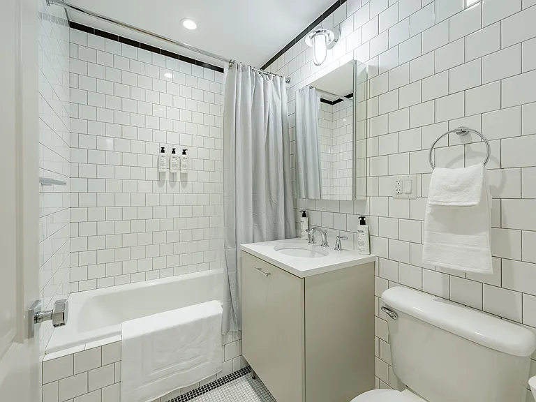 405 E 78th St #4B — Photo 28