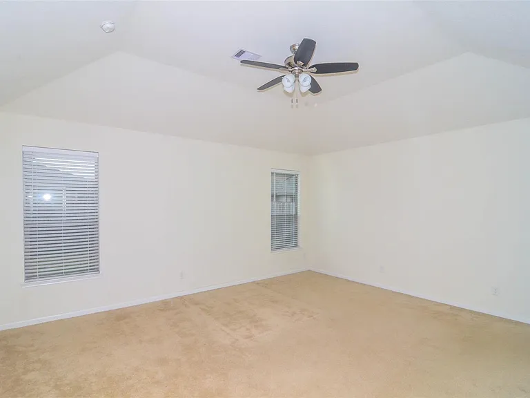 15207 Keystone Bend Ln — Photo 11