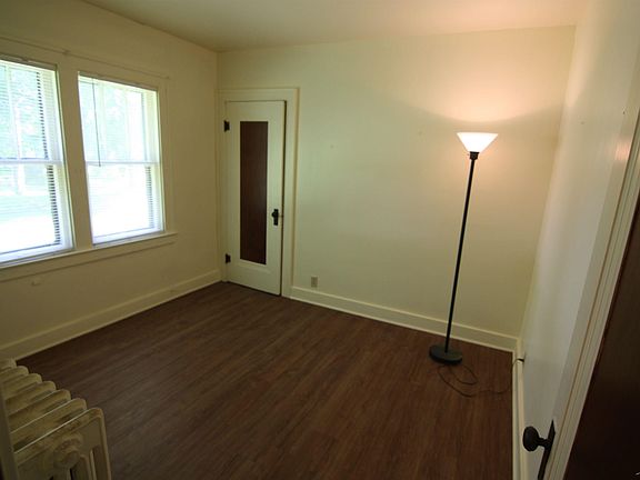 4th image of 840 S Center Rd