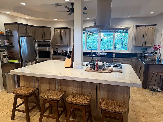 3 bed, 2.5 bath, 2676 sqft, $8,500 — Photo 4