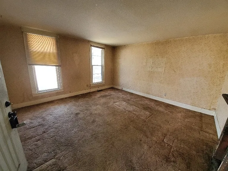 1103 Broadway St — Photo 14