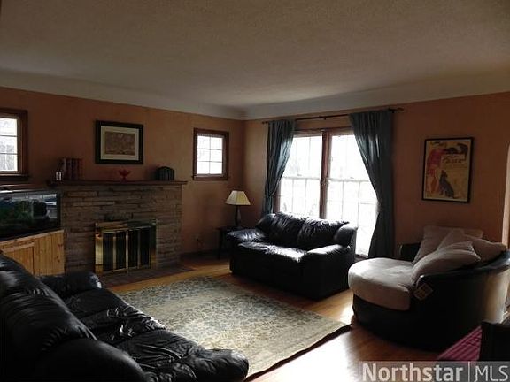 3rd image of 1161 Garden Ave