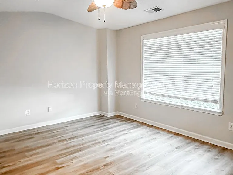 139 Riverstone Commons Cir — Photo 12