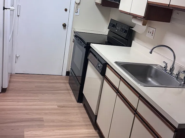 1222 Middle Tpke W #B1 — Photo 11