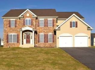 5626 Falcon Dr, Bethlehem, PA 18017